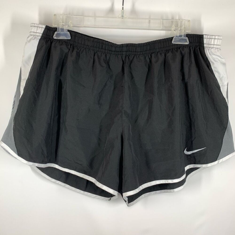 Nike WoMen's Mesh Panels Pull On Dri-Fit Athletic Running Shorts Black Size Medi